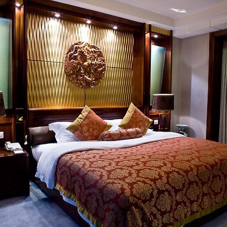Hongyi Hotel Wuhan Exterior foto