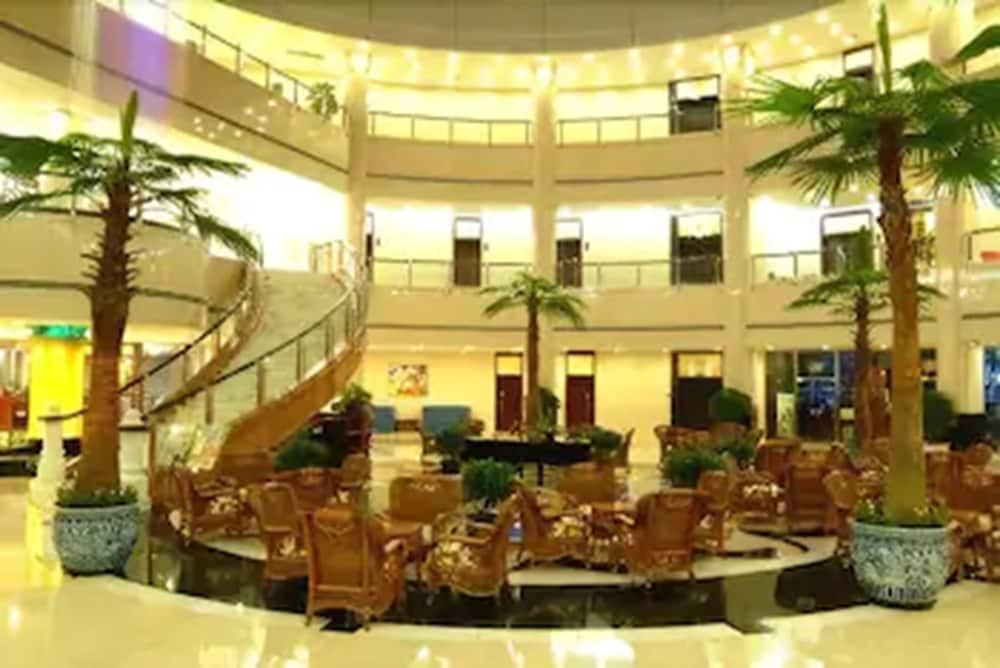 Hongyi Hotel Wuhan Exterior foto
