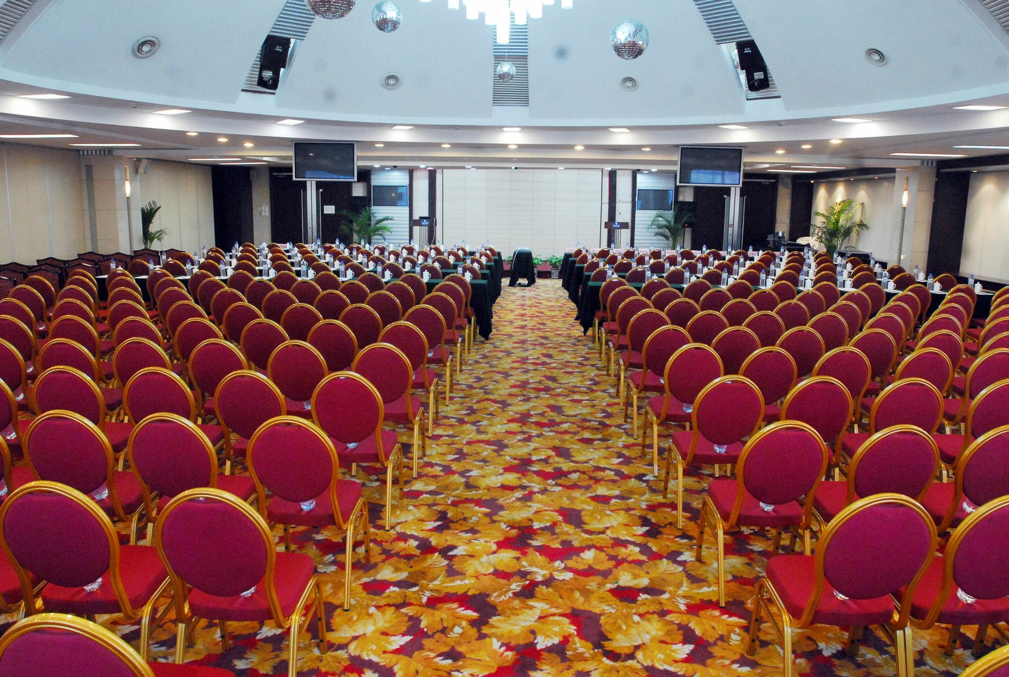 Hongyi Hotel Wuhan Exterior foto